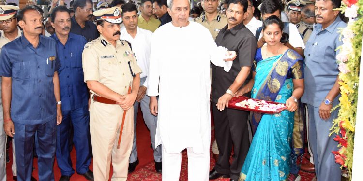 Odisha Chief Minister Naveen Patnaik inaugurating the Mo Sarkar programme at the Sahid Nagar police station, Wednesday 