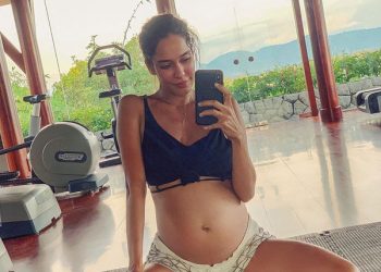 Lisa Haydon shows her baby bump via Instagram post; see pic