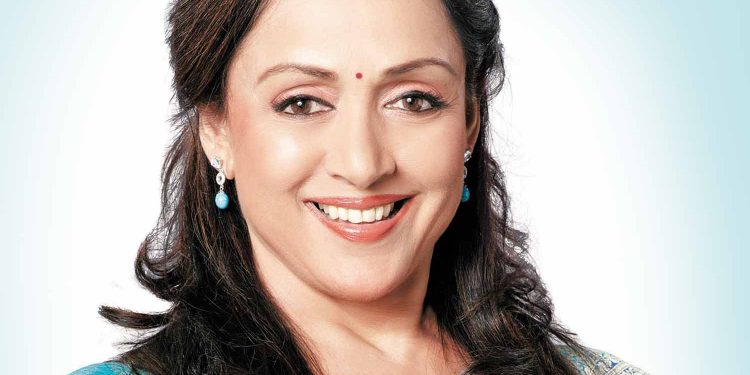 The reason why Birthday girl Hema Malini did not shoot any scene with Sanjeev Kumar in Sholay