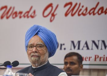 Mumbai: Congress senior leader and former Prime Minister Manmohan Singh addresses a press conference, in Mumbai, Thursday