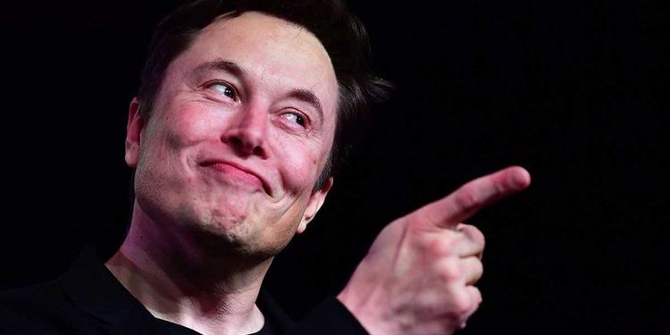 Elon Musk back on Twitter after 4 days