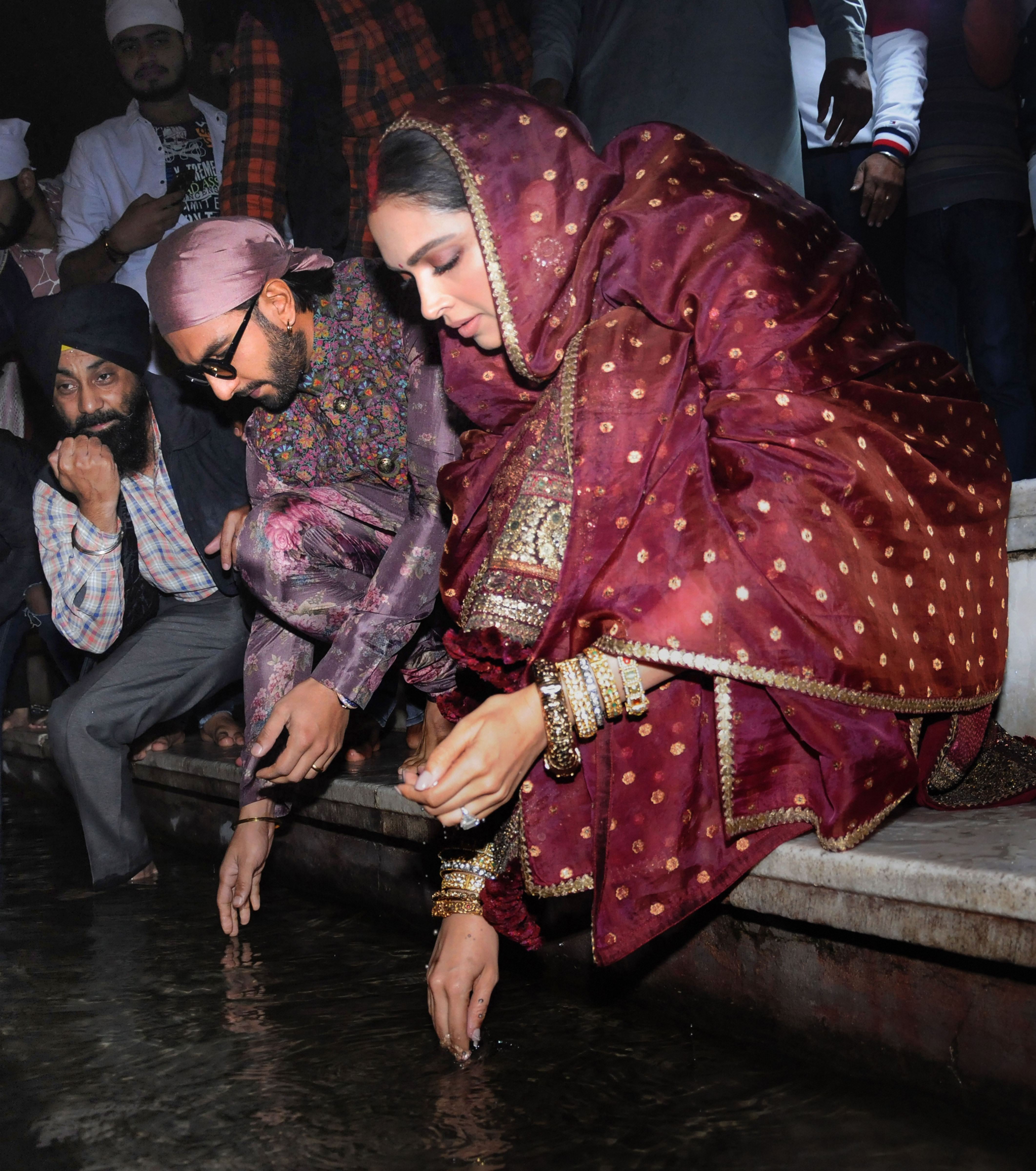 DeepVeer visit Golden Temple on wedding anniversary; see pics