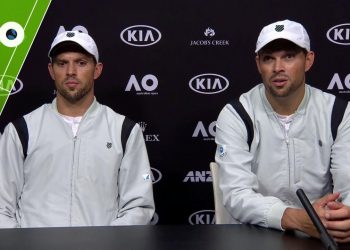 Bob Bryan (L) and Mike Bryan