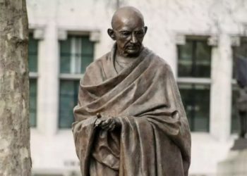 At least 100 countries have Gandhiji statues