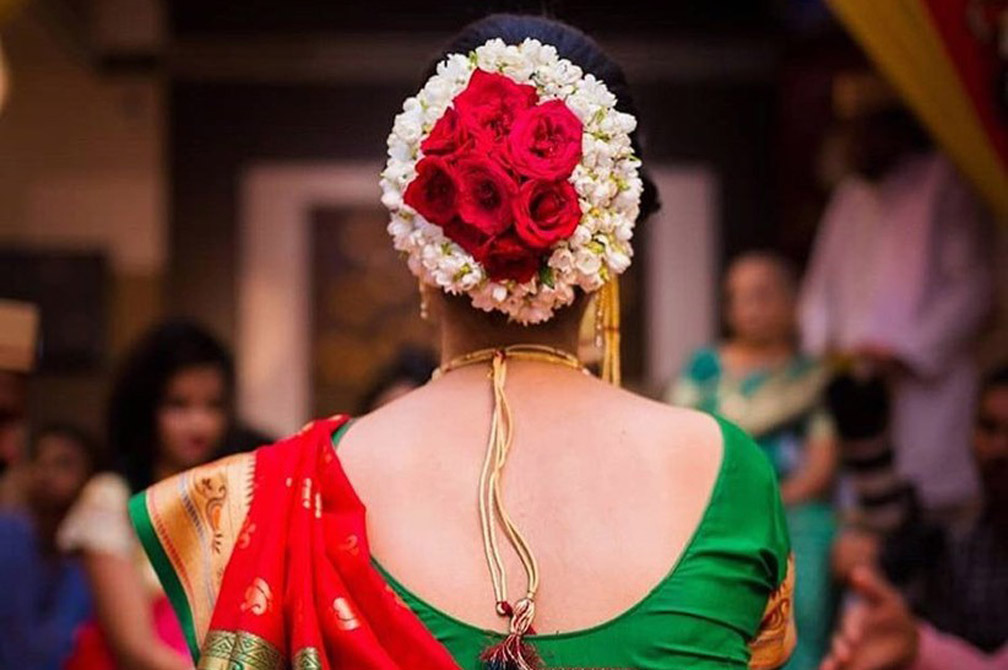 Harsha Modi | DAY 02 at KOLKATA HAIRSTYLE MASTERCLASS 😍 One cannot beat a Bengali  bride's wedding look because of the Chandan bindis which are no... |  Instagram