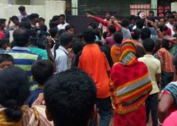 Irate women torch liquor shop after youth’s death