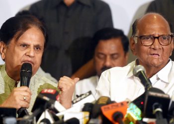 NCP chief Sharad Pawar (right) along with Congress leader Ahmed Patel during a joint press conference, in Mumbai, Tuesday