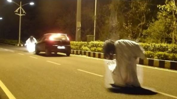 Bengaluru YouTubers arrested for playing 'Ghost Prank' on streets - OrissaPOST Bengaluru YouTubers arrested for playing 'Ghost Prank' on streets - OrissaPOST