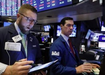 US stocks close mixed after trading higher