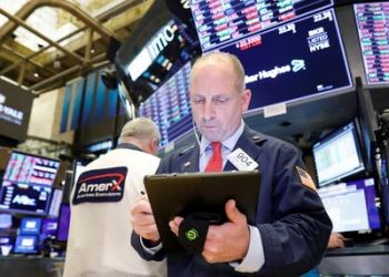 US stocks end week on a negative note