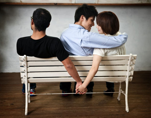 These two signs indicate that your partner is cheating on you