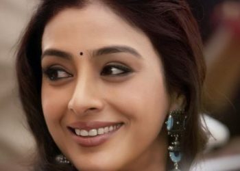 Birthday girl Tabu's look in new Telugu film wows fans