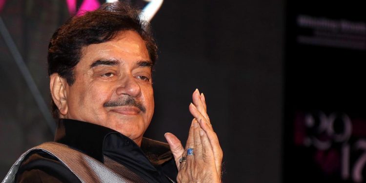 Happy birthday Shatrughan Sinha; This actor loved one girl but married another