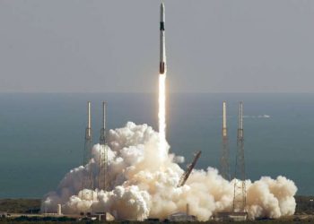SpaceX spacecraft with 'mighty mice' launches to space station