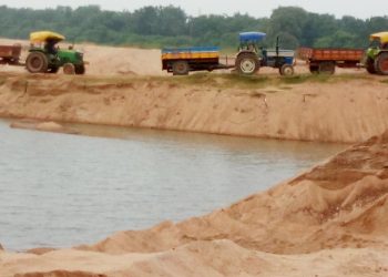 Sand smuggling in progress