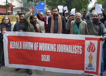 Members of the Kerala Union of Working Journalists with CPI(M) leader Sitaram Yechury.