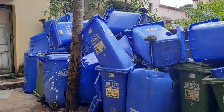 Nayagarh turns to a dumping yard without dustbins