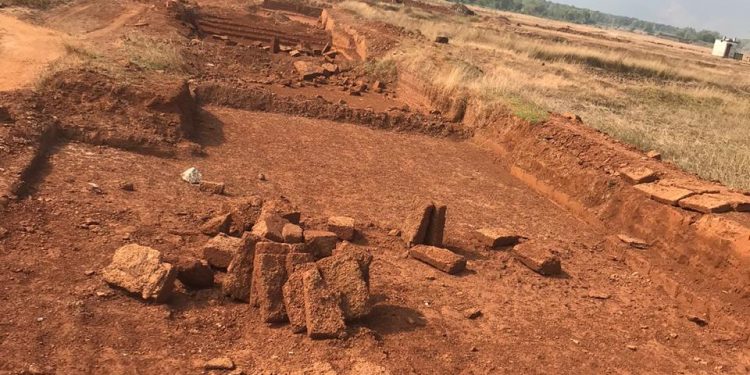 Laterite mafias make hay as revenue dept looks the other way 