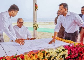 5T secretary VK Pandian and Works department secretary Krishan Kumar explain a blueprint for Bali Yatra Riverfront Improvement Project to Chief Minister Naveen Patnaik in Cuttack, Thursday