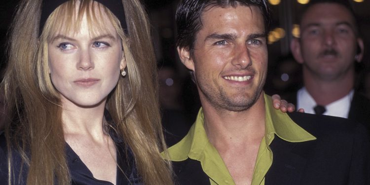 SYDNEY - FEBRUARY:  ACTORS NICOLE KIDMAN AND TOM CRUISE AT THE 'TO DIE FOR' FILM PREMIERE IN SYDNEY. (Photo by Patrick Riviere/Getty Images).