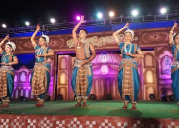 Subarna Lok Mahotsav enthralls crown on second day
