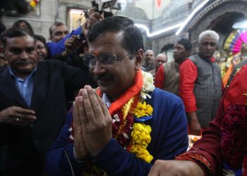 New Delhi: Delhi Chief Minister and Aam Aadmi Party (AAP) chief Arvind Kejriwal offers prayers at the Hanuman Temple at Delhi's Connaught Place (CP) after his party achieved sweeping victory in the Delhi Assembly elections 2020, on Feb 11, 2020. (Photo: IANS)