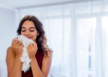 Research says smelling your lover's T-shirt can improve sleep