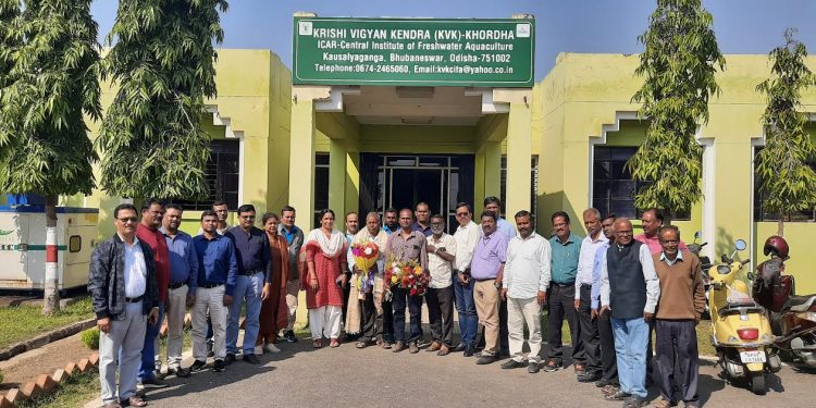 Batakrushna Sahoo being welcomed at the Krishi Vigyan Kendra