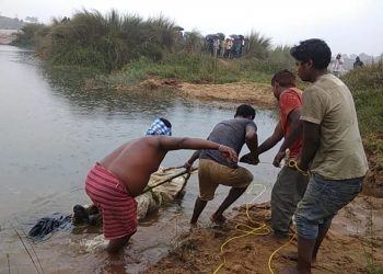 Bodies of man, woman found floating in Baitarani river