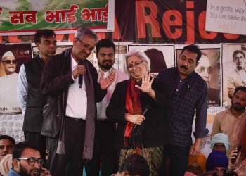 Supreme Court appointed interlocutors speak to protesters at Shaheen Bagh