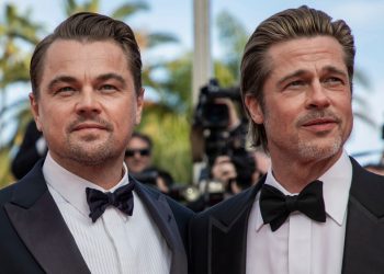 Leonardo DiCaprio (L) and Brad Pitt