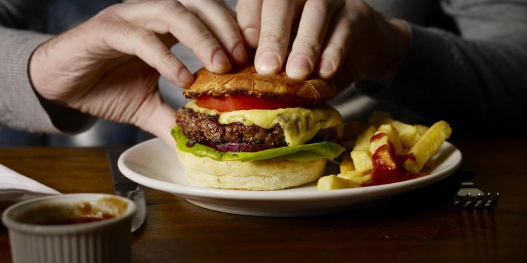 Pune man orders burgers but receives something uneatable! See pics
