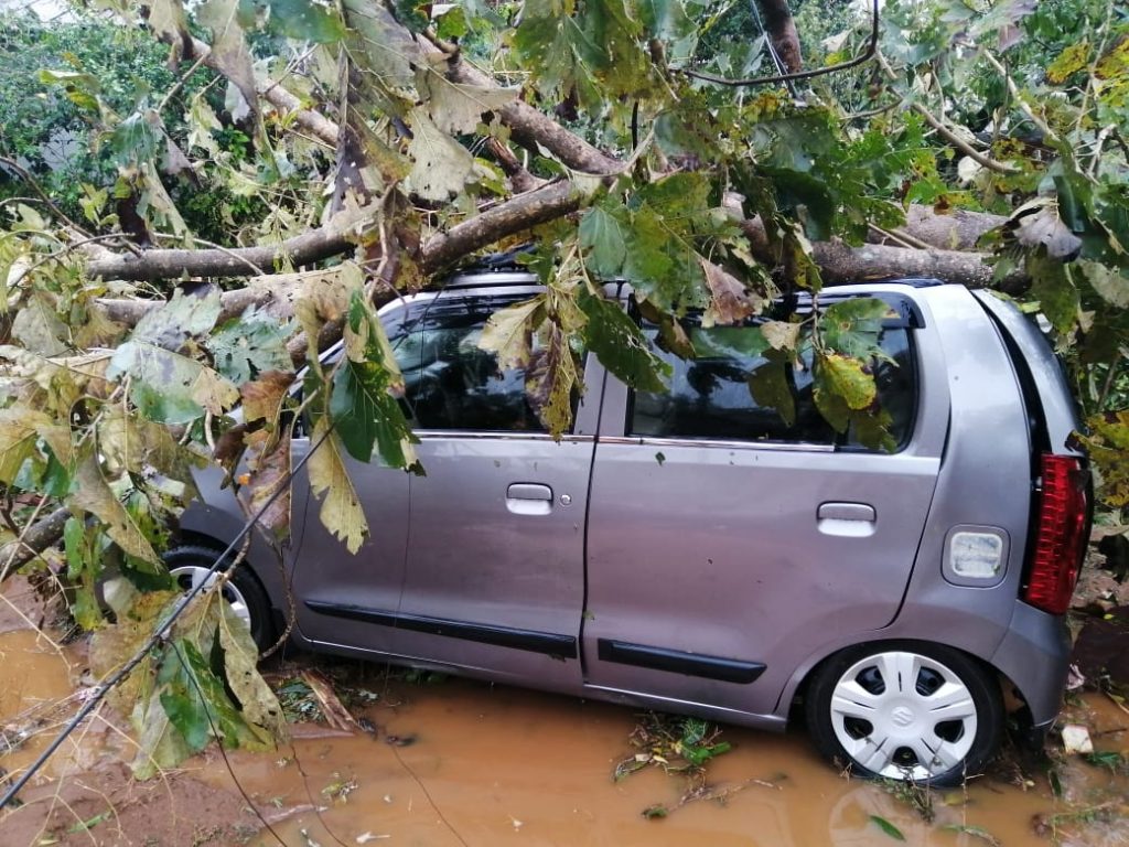 Thunderstorm wreaks havoc in Phulbani, Bolangir