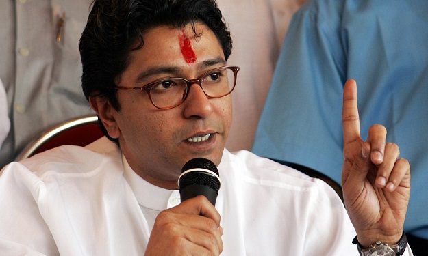 MUMBAI, INDIA:  Former Indian leader of the right-wing Hindu political party Shiv Sena (army of Lord Shiva) Raj Thackeray announces his resignation from the party, in Mumbai 18 December 2005.  Raj Thackeray, rebellious nephew of party chief Bal Thackeray, announced his intention to form a new political outfit next year.         AFP PHOTO/Indranil MUKHERJEE  (Photo credit should read INDRANIL MUKHERJEE/AFP via Getty Images)