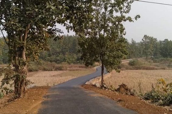 Commuters crossing this road with fingers crossed