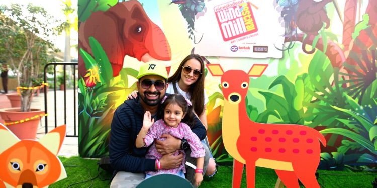 Rannvijay Singha has fun time with daughter at kids' fest