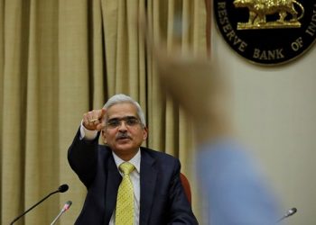 FILE PHOTO: Shaktikanta Das, the new Reserve Bank of India (RBI) Governor, takes a question during a news conference in Mumbai, December 12, 2018. REUTERS/Danish Siddiqui