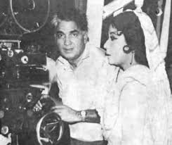 Kamal Amrohi death anniversary: This director secretly got married to Meena Kumari