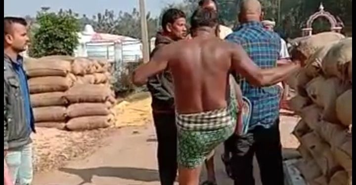 Farmer kicked at paddy procurement centre, video goes viral
