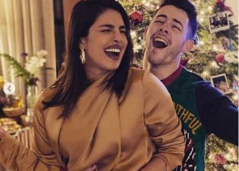 Nick Jonas-Priyanka Chopra dance to 'Aankh Marey'; watch video