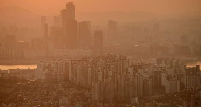 Air pollution linked to much greater risk of dementia
