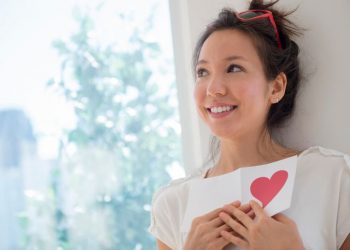 Know why distance is necessary in a relationship to maintain romance in life