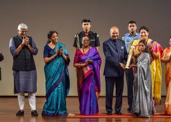 President Ram Nath Kovind felicitates 'mushroom' lady Bina Devi along with other dignitaries