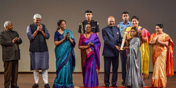 President Ram Nath Kovind felicitates 'mushroom' lady Bina Devi along with other dignitaries