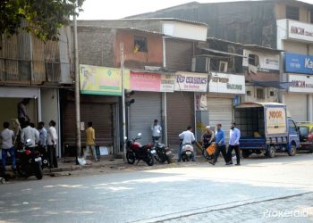 No customers for shopkeepers in Dharavi