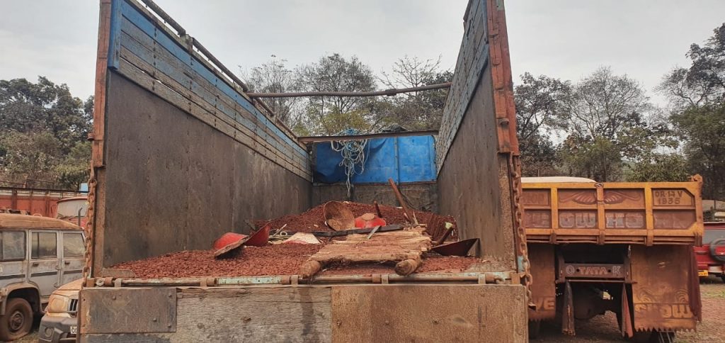 Truck with illegal iron ore seized