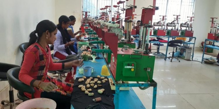 Despite demand, Bhagamunda tussar industry wilting