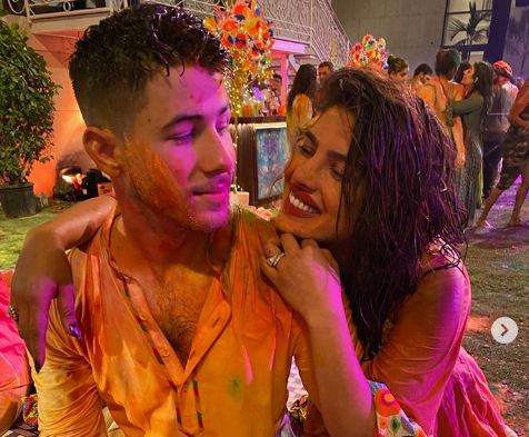 Nick Jonas joins Priyanka in India for his 1st Holi; see pic