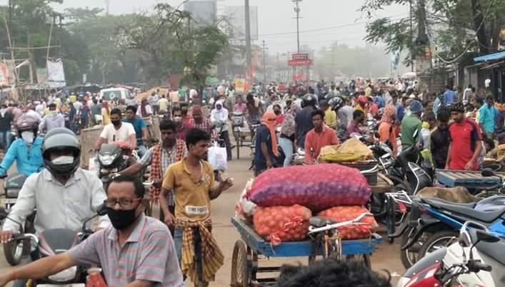 Panic buying witnessed amidst lockdown in Bhadrak