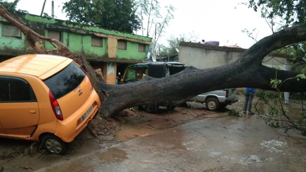 Jharsuguda dist hit with thunderstorm